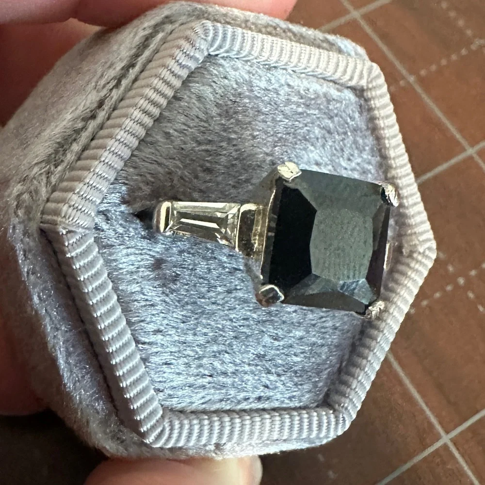 Elegant Vintage Black Silver Womens Ring - Picture 1 of 4